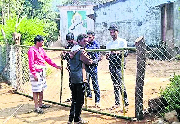 పూర్వవిద్యార్థుల శ్రమదానం