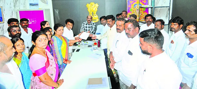 అప్రజాస్వామిక పద్ధతిలో ఎంపీపీ ఎన్నిక 