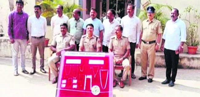 ఇద్దరు దొంగల పట్టివేత  