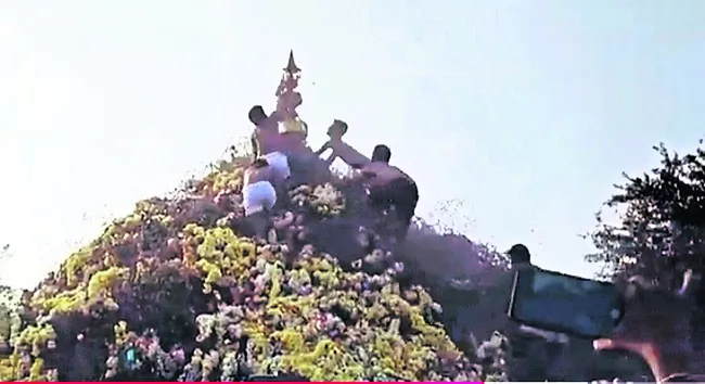 వైభవంగా కాడుగొల్లర  చాతప్ప దేవర జాతర