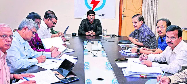 ’డయల్‌ యువర్‌ ఏపీ ఎస్పీడీసీఎల్‌ సీఎండీ’కి 66 వినతులు