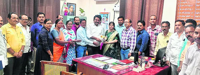 విద్యుత్‌ ఫిర్యాదులకు   టోల్‌ ఫ్రీ 1912
