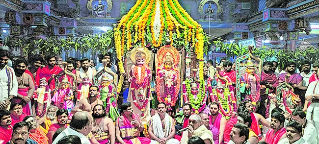 వైభవంగా శ్రీతిరుపతమ్మ రంగుల మహోత్సవం 