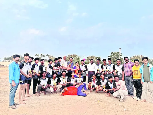 యువకుడు ఆత్మహత్య