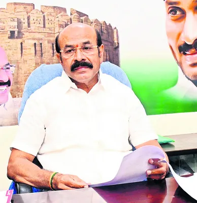 ‘సీమ’ ప్రయోజనాలను తాకట్టు పెట్టారు!