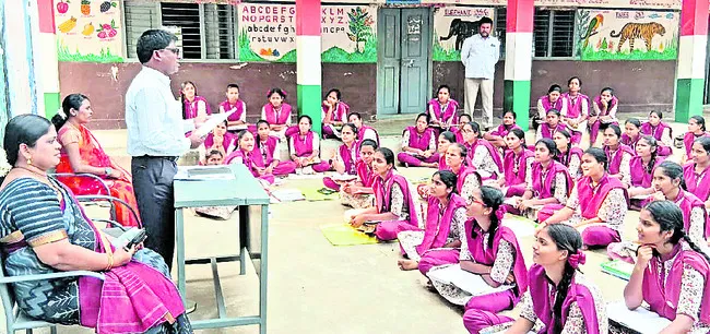 ‘పది’లో ఉత్తమ ఫలితాలు సాధించాలి