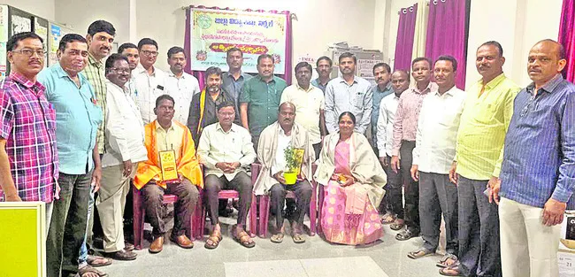 సమ సమాజ నిర్మాణంలో గురువులే కీలకం
