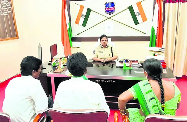 అర్జీదారుల సమస్యలు పరిష్కరించాలి
