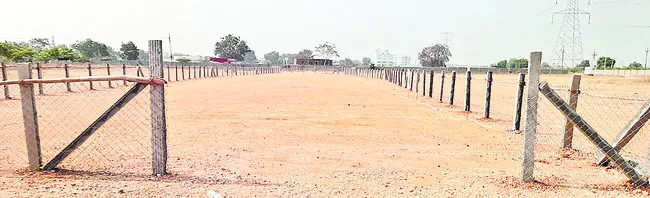 పందెం బరి సిద్ధం..