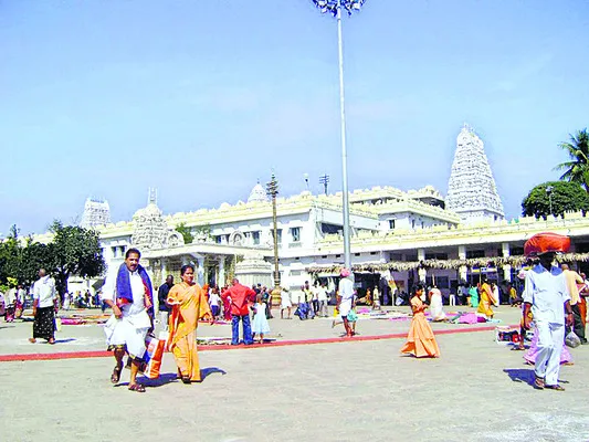 అధికారులపై చా..ర్‌్జ