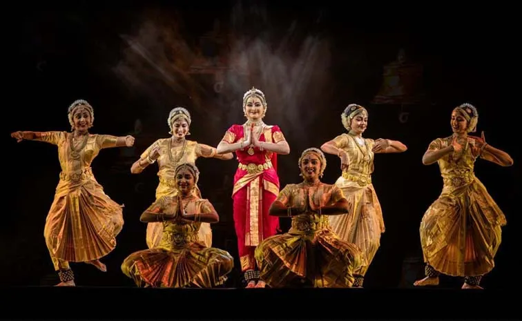 Paramparaa Illuminates Ancient Temple Mesmerising Bharatnatyam Performance 6