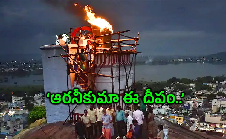 Madras High Court permitting lighting of lamp near dargah