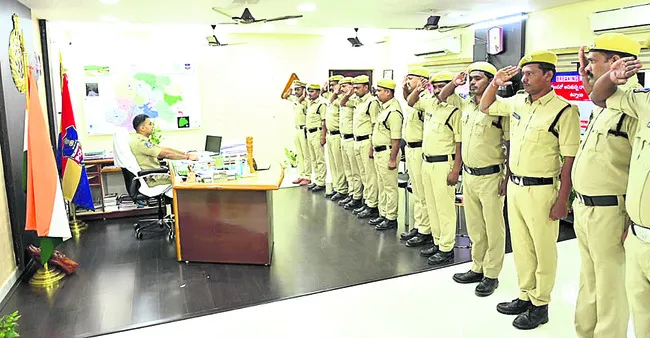 అంకితభావంతో పనిచేయాలి