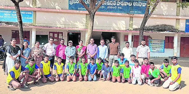 రాష్ట్రస్థాయి పోటీలకు గిరిజన విద్యార్థులు