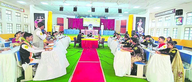 రసవత్తరం.. ఆసక్తికరం