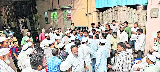 ఎమ్మెల్యే నసీర్‌ వ్యాఖ్యలపై ముస్లింల అభ్యంతరం 