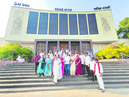 కళాకారులకు సంక్షేమ నిధి అమలు 