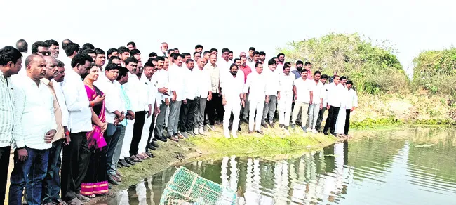 పాలమూరును ఎడారి చేసేందుకు కుట్ర 