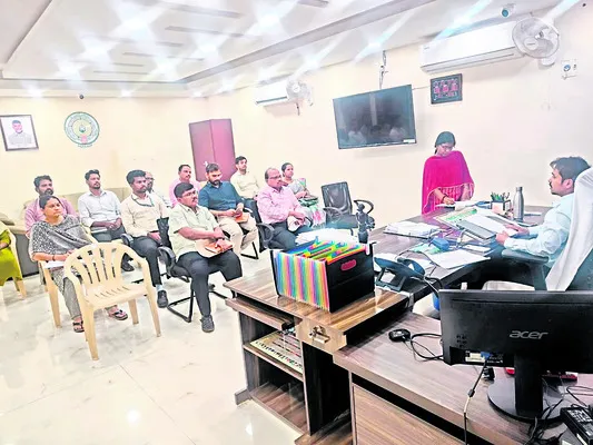 పెట్రోల్‌ అక్రమ రవాణాకు అడ్డుకట్ట