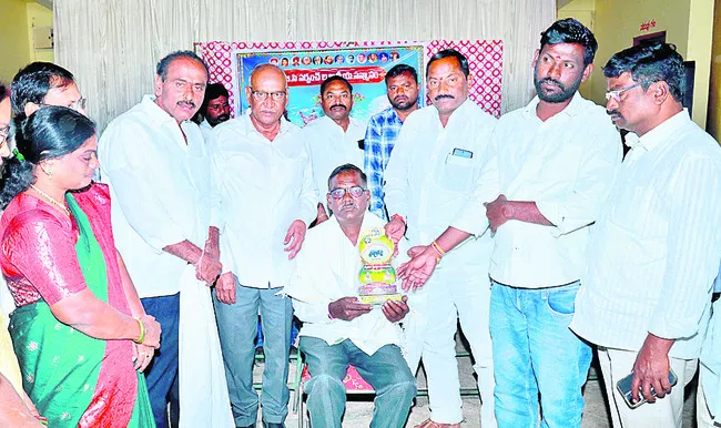 సర్పంచులపైనే ఆధారం 