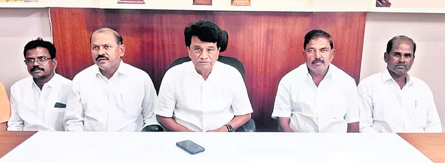 ఆటవిక రాజ్యానికి తెరతీసిన ‘కాలవ’ 