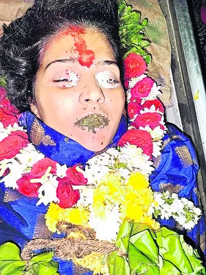 వివాహిత ఆత్మహత్యపై కేసు నమోదు