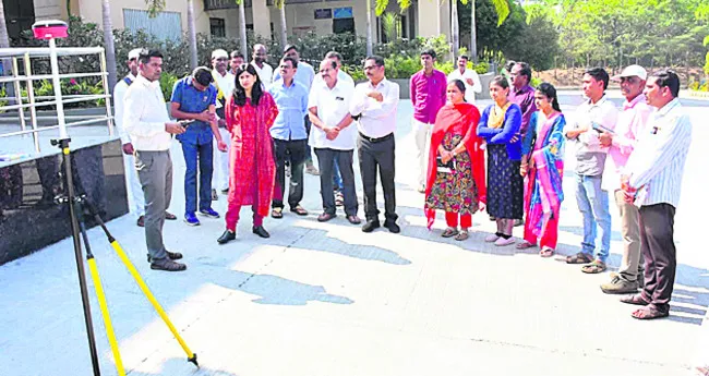 నెలరోజుల్లో 280 ఇళ్లు ప్రారంభించాలి