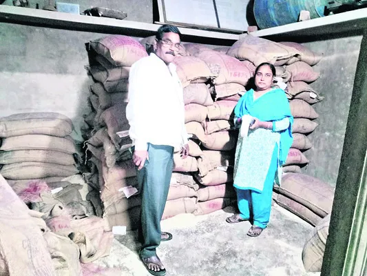 రేషన్‌ షాపుల్లో  టాస్క్‌ఫోర్స్‌ సోదాలు