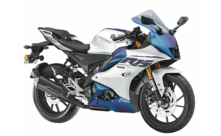 Yamaha Offers Rs 5000 Anniversary Discount on Popular R15 Series