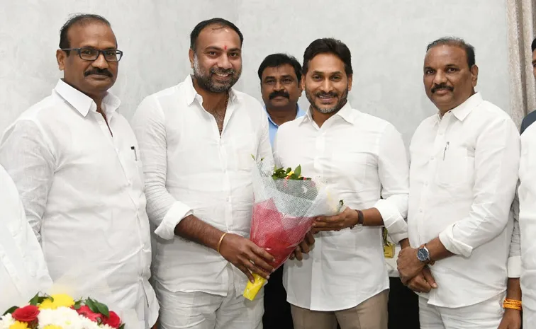 Janasena Leaders Joined In YSRCP At Guntur