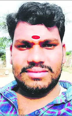 ద్విచక్రవాహనం  అదుపుతప్పి వ్యక్తి మృతి 