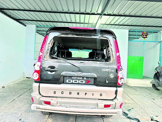 టీడీపీ వర్గీయుల బాహాబాహీ 