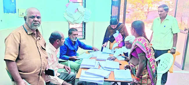 పోలింగ్‌ కేంద్రాల ప్రకటన తేదీలో మార్పు