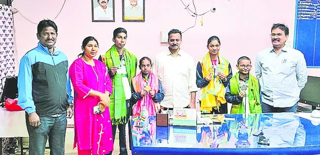 వైఎస్సార్‌ లీగల్‌ సెల్‌లో  ఇద్దరికి చోటు  