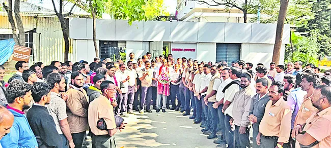 లేబర్‌ కోడ్స్‌ను రద్దు చేయాలి