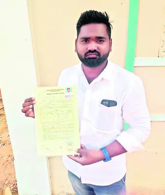 టీడీపీ నాయకుల కబ్జాపై ఫిర్యాదు