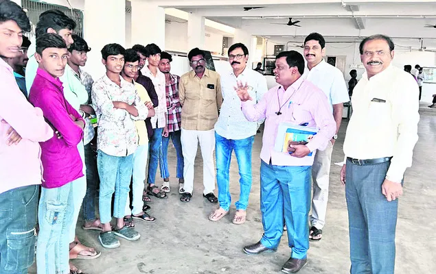 ప్రాక్టికల్స్‌కు రూ.50వేల చొప్పున నిధులు