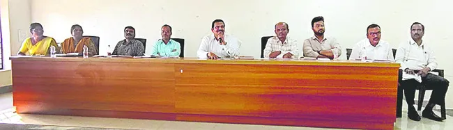 పరిశ్రమల స్థాపనకు ప్రభుత్వ చేయూత 