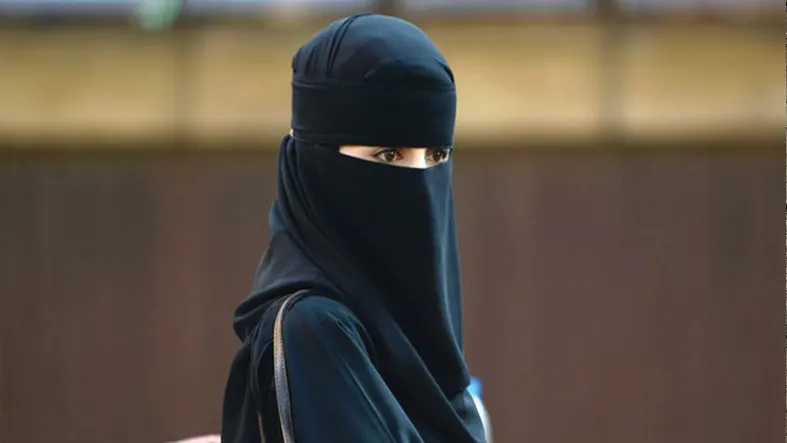 Bihar Jewellers Refuse to Sell Gold to Customers Wearing Hijab or Face Masks