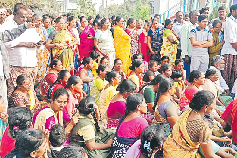 రక్షకులా.. రాక్షసులా! 