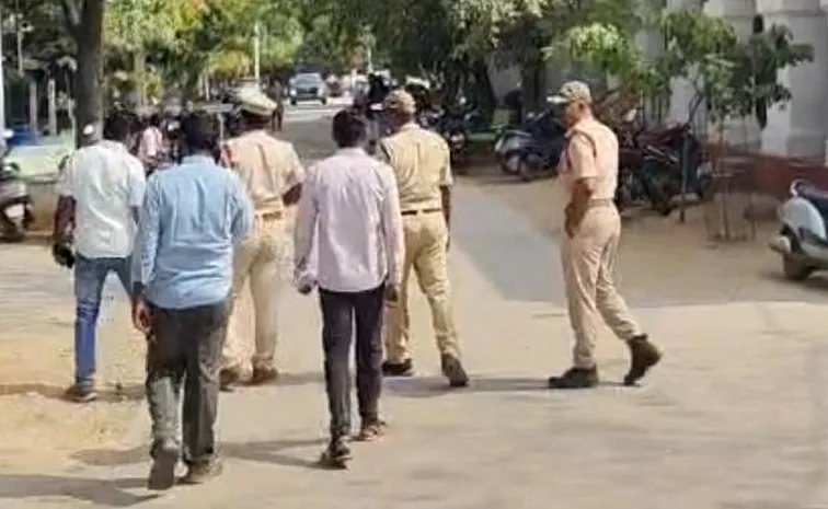 చిత్తూరు కోర్టుకు బాంబు బెదిరింపు.