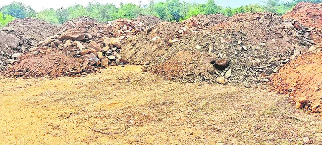 పోలినేనిచెరువు కేంద్రంగా... 