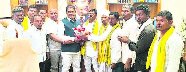 ఇంటి నిర్మాణాలు పూర్తయ్యేలా చూడాలి