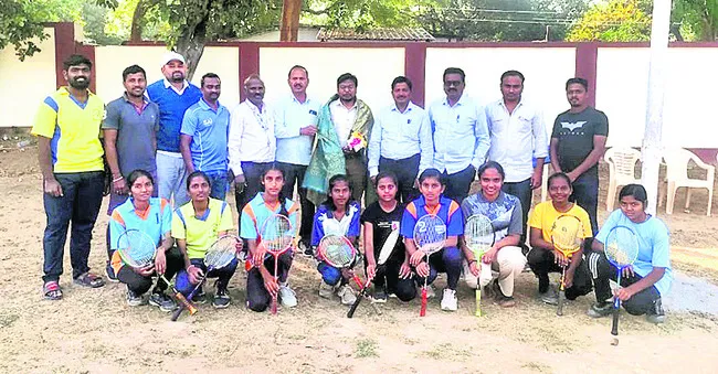 రాష్ట్రస్థాయిలో రాణించాలి
