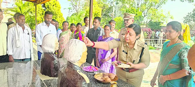 డార్ఫ్‌ దంపతుల సేవలు ప్రశంసనీయం