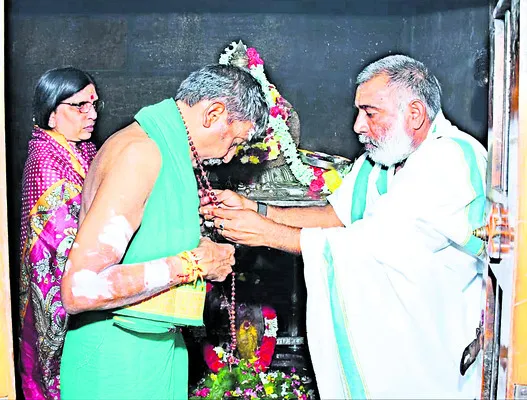 కాటసాని శివ దీక్ష స్వీకరణ 