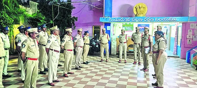 గంజాయి విక్రయిస్తే కఠిన చర్యలు 