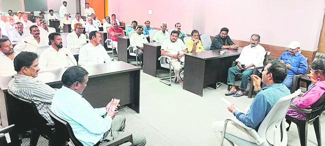 పొంతన లేని ఓట్ల జాబితా