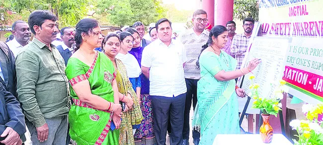 నిర్లక్ష్యంతోనే ప్రాణాలు పోతున్నయ్‌