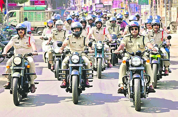  ఎస్పీ విద్యాసాగర్‌ నాయుడు 